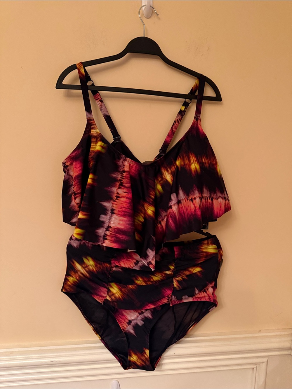 Torrid Tie Dye Flounce Bikini Set Size 4 Top / Size 2 Bottom Plus Size 2X 4X